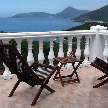 Villa Mirista Lustica Ruang foto