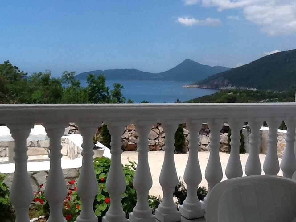 Villa Mirista Lustica Ruang foto